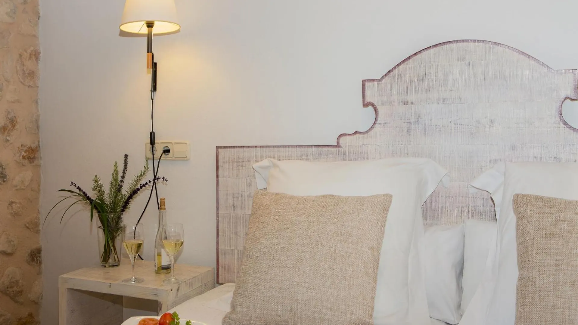 Monnaber Vell Hotell Campanet