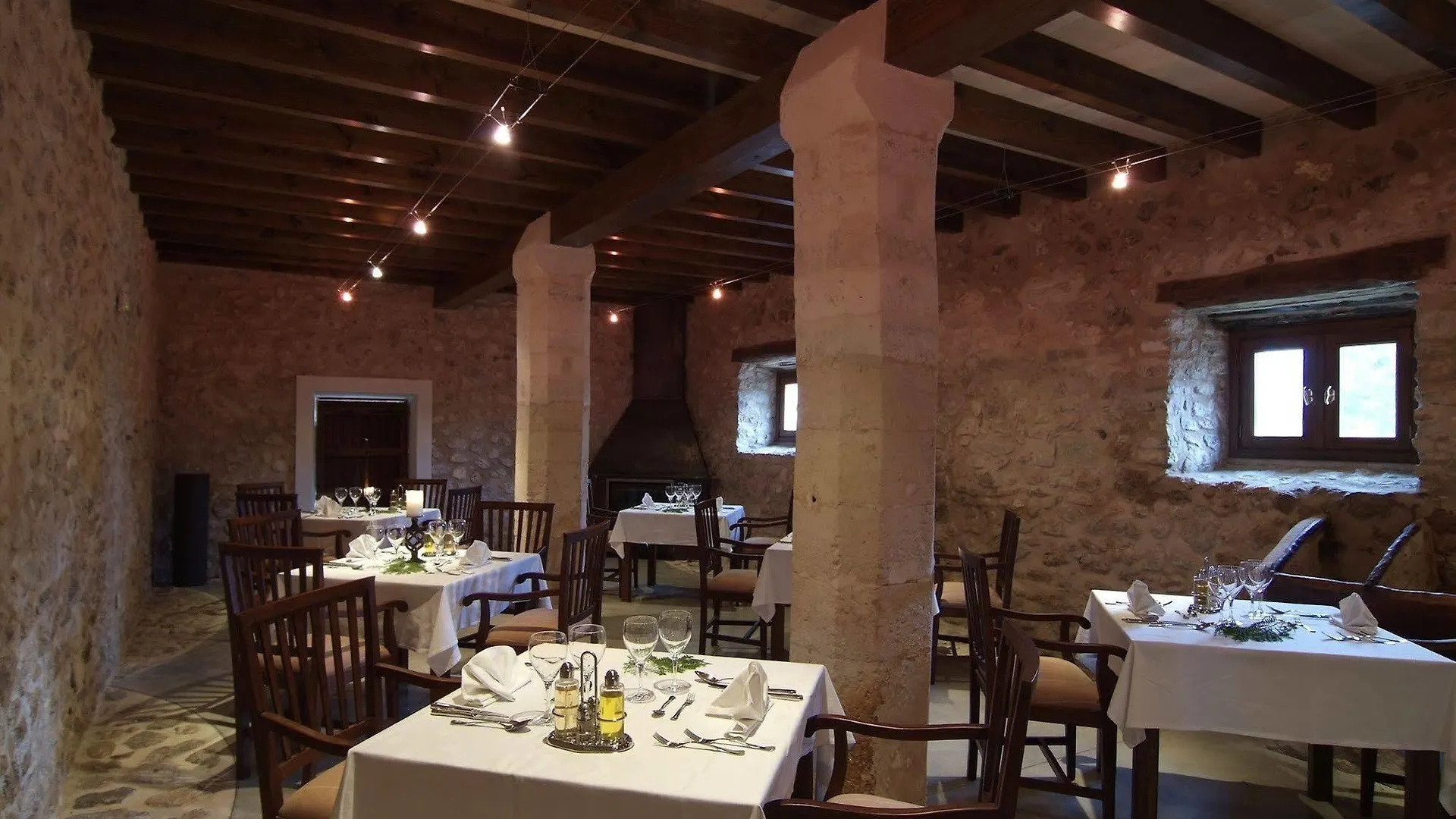 Monnaber Vell Hotell Campanet 4*,